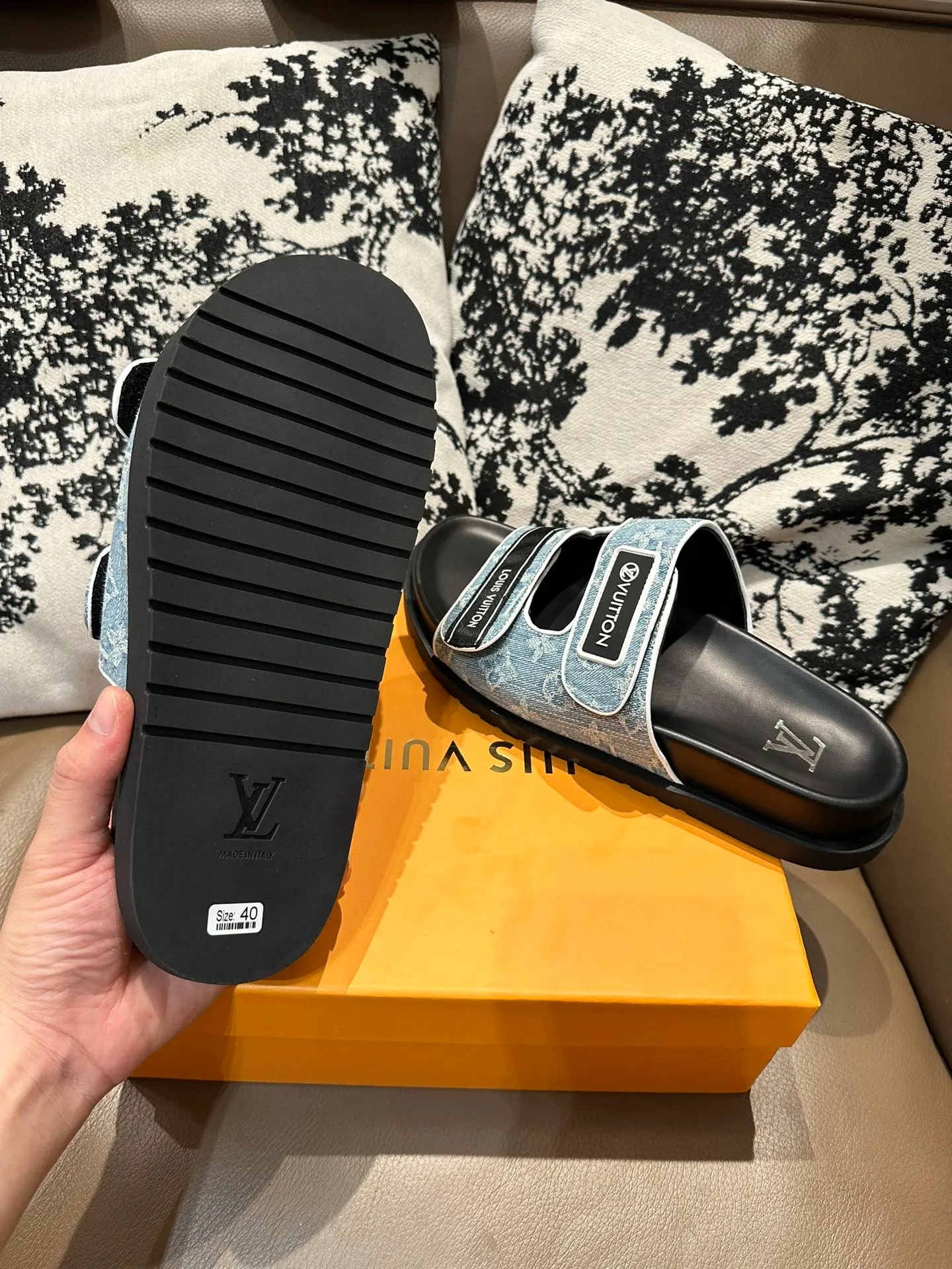 Men's shoes 💰360💰 LV flip flops, cowhide surface, sheepskin lining, size 36-46